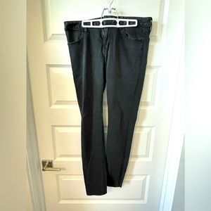 American Eagle Outfitters black jegging jeans in size 14 long.